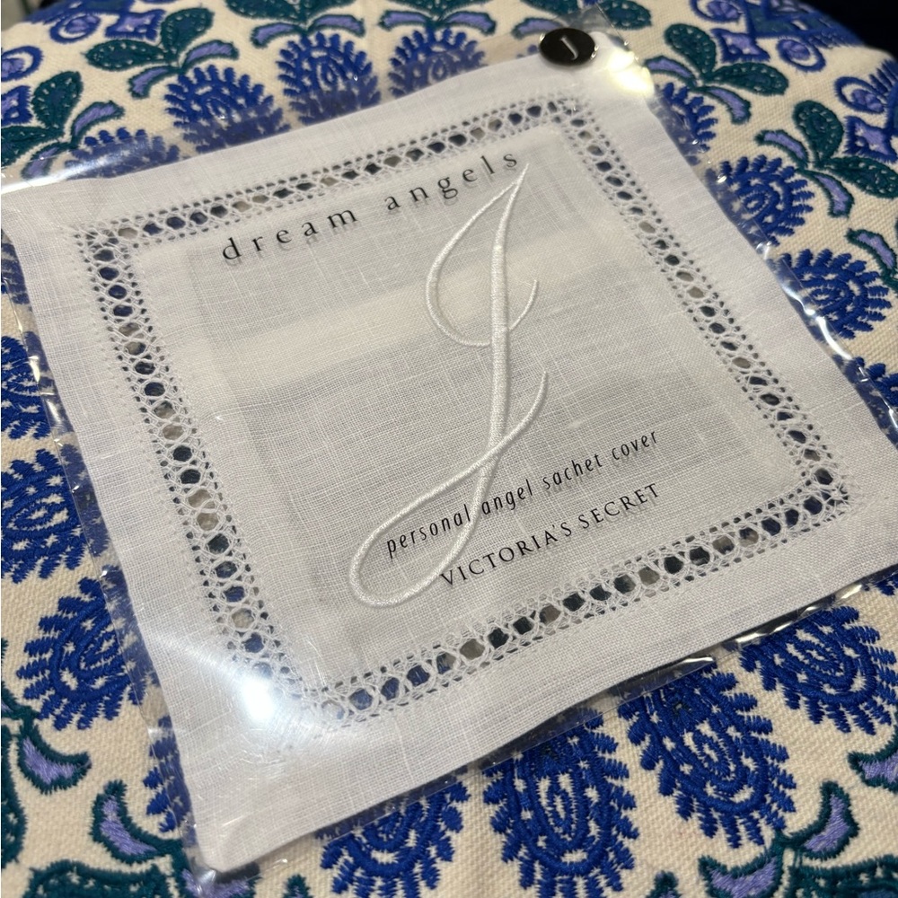 VINTAGE Victoria’s Secret sachet cover!